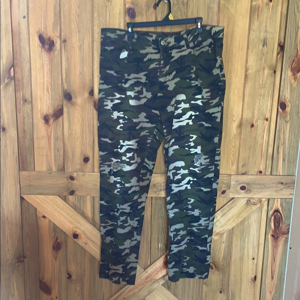 Lucky & Blessed Green and Black Cargo Pants